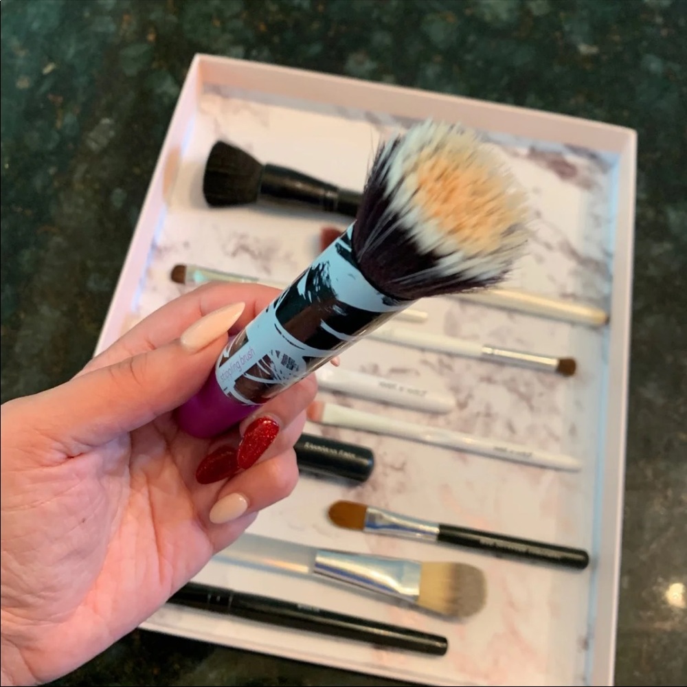 Makeup Brushes Bundle - Picture 2 of 8